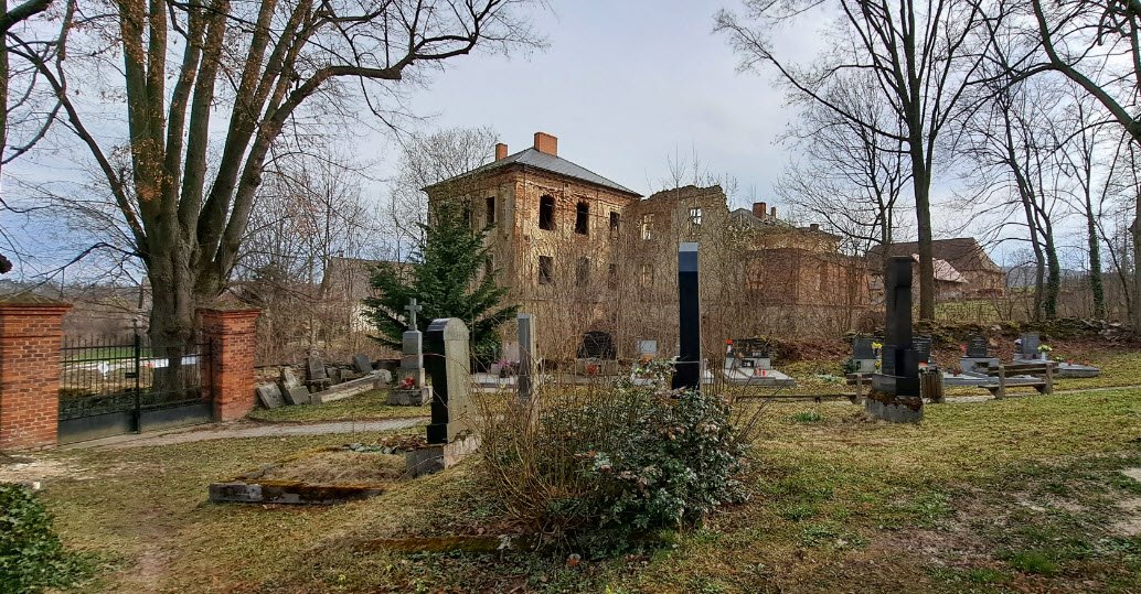 Ruiny Zamku Destne, Czech Republic (Czechia)
